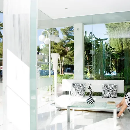 Ivory Playa Sports & Aparthotel 3*